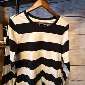Old Navy Black and White Striped Long Sleeve